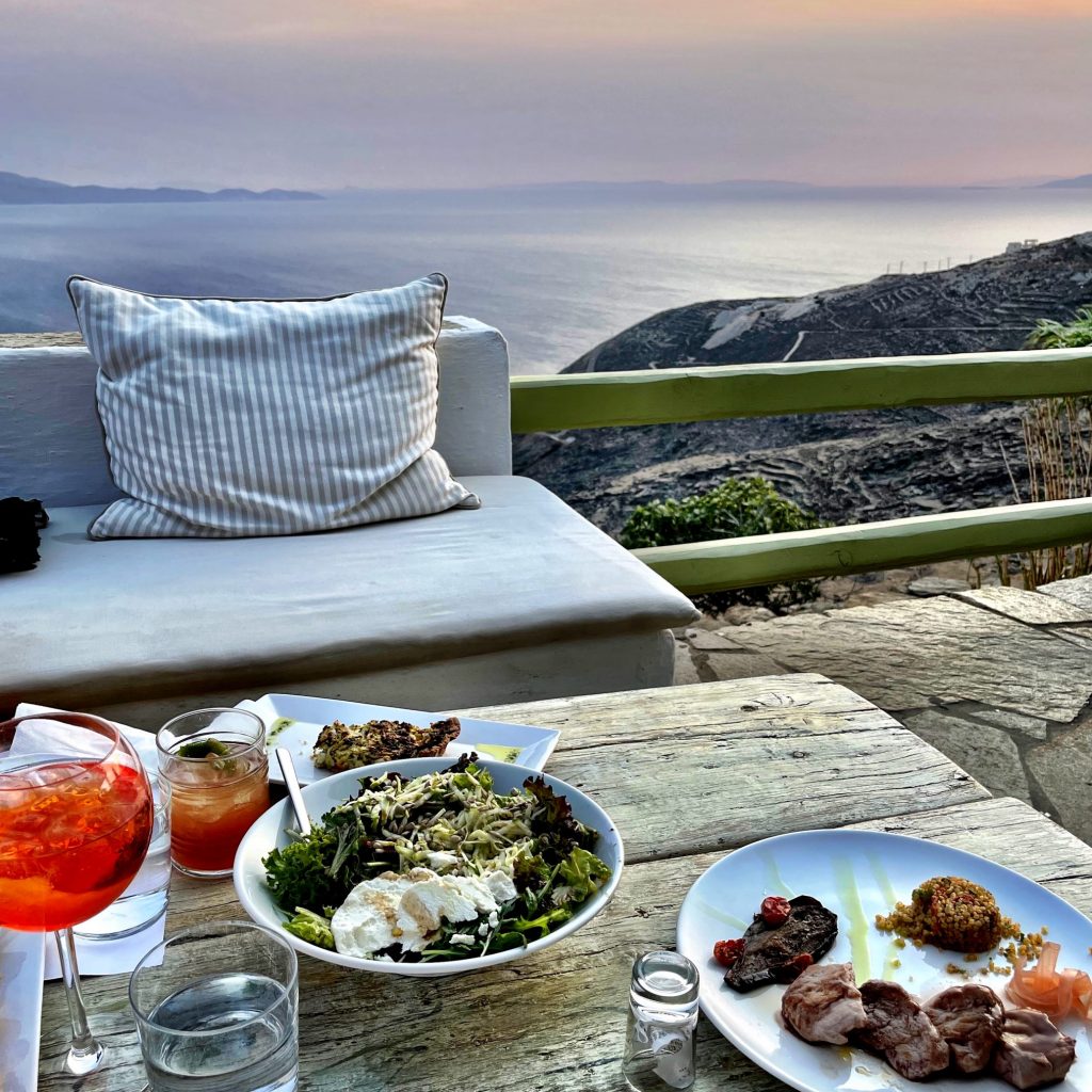 Έξω Μεριά - Υστέρνια
photo credits @SkiesWanderer