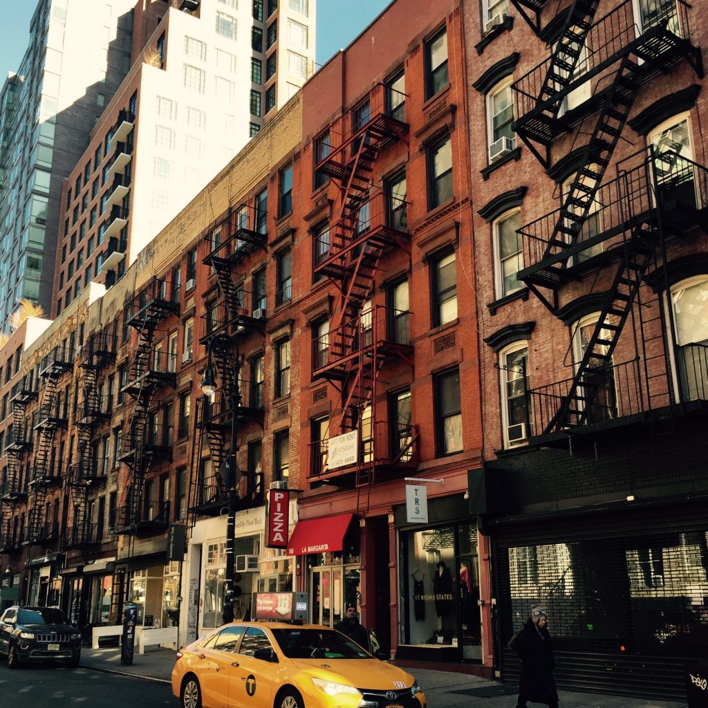 Lower East Side (LES) Historic District | Photo Credits: @SkiesWanderer